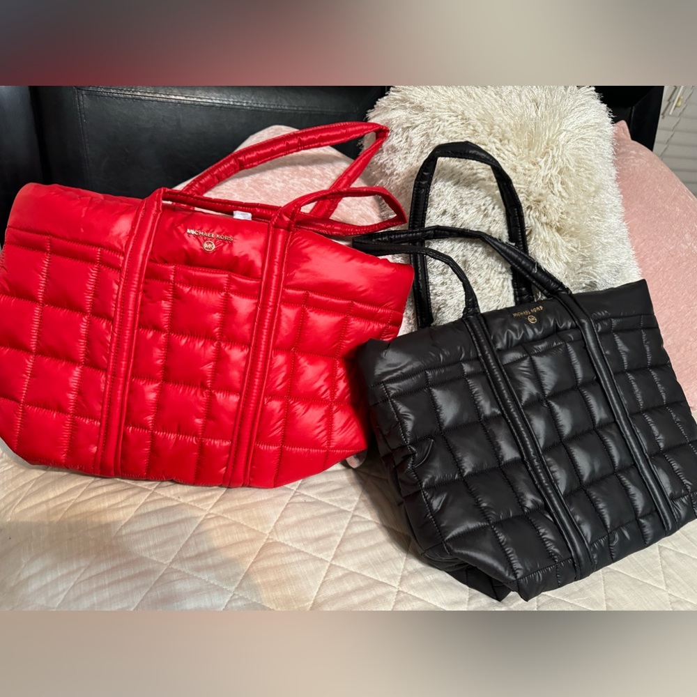 NWT MK Nylon Large Tore with multiple pockets in Crimson or Dark Grey/blck color